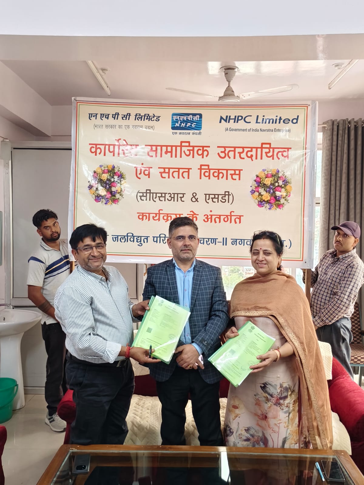 एनएचपीसी पार्बती परियोजना ने जिला आयुर्वेदिक अस्पताल कुल्लू के साथ किया एमओयू: उपकरण प्रदान करने के लिए दिए ₹3 लाख