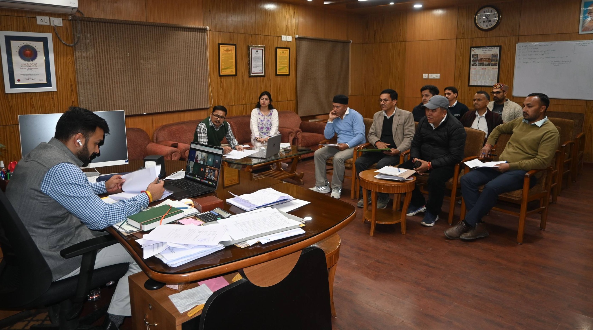 आपदा न्यूनीकरण योजनाओं में तेजी लाने के निर्देश, उपायुक्त अनुराग चंद्र शर्मा ने की समीक्षा बैठक