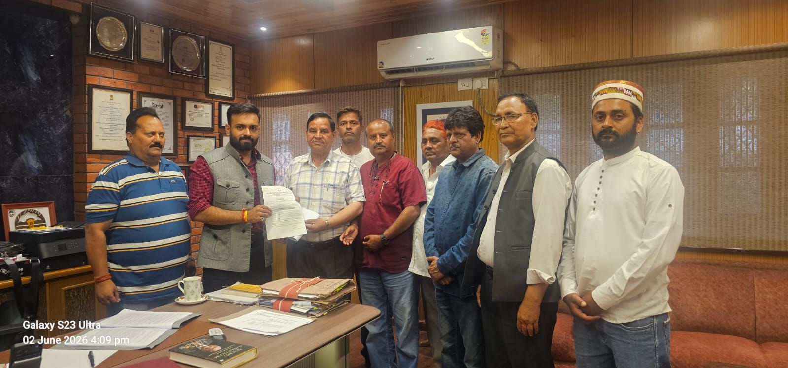 नीट पेपर लीक और सीबीएसई परीक्षा में धांधली के विरोध में कांग्रेस का प्रदर्शन, जिलाधीश के माध्यम से सौंपा ज्ञापन