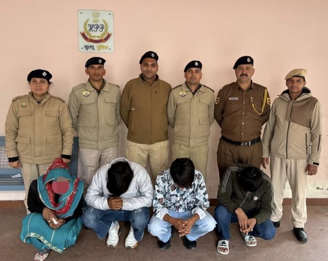 भुंतर में बड़ी कार्रवाई: मणिकर्ण पुलिस ने 23 ग्राम चिट्टा सहित 4 युवक-युवती दबोचे