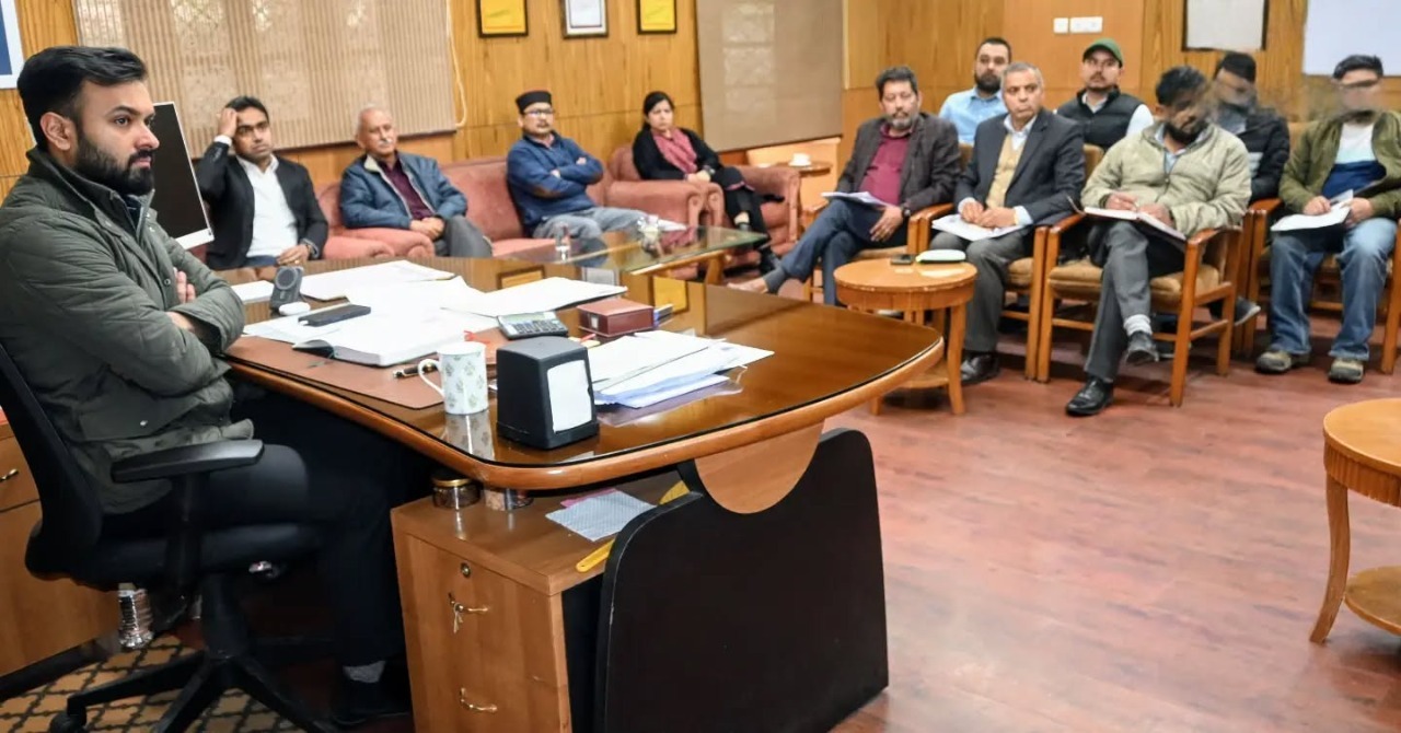 मनाली-कुल्लू NH-03 की मरम्मत तेज करने के निर्देश, डीसी अनुराग चन्द्र शर्मा सख्त