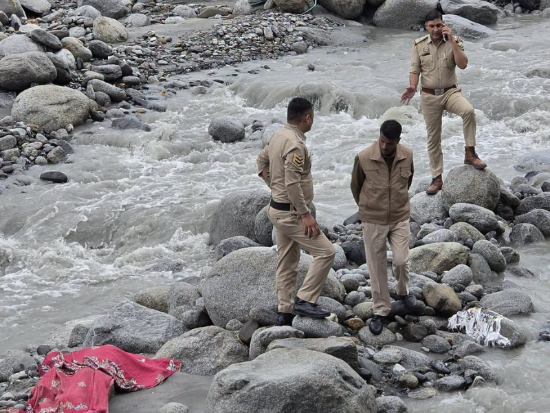 मझाच नाले के तेज बहाव में बहा ट्रैकर, वशिष्ठ के पास व्यास नदी किनारे मिला शव
