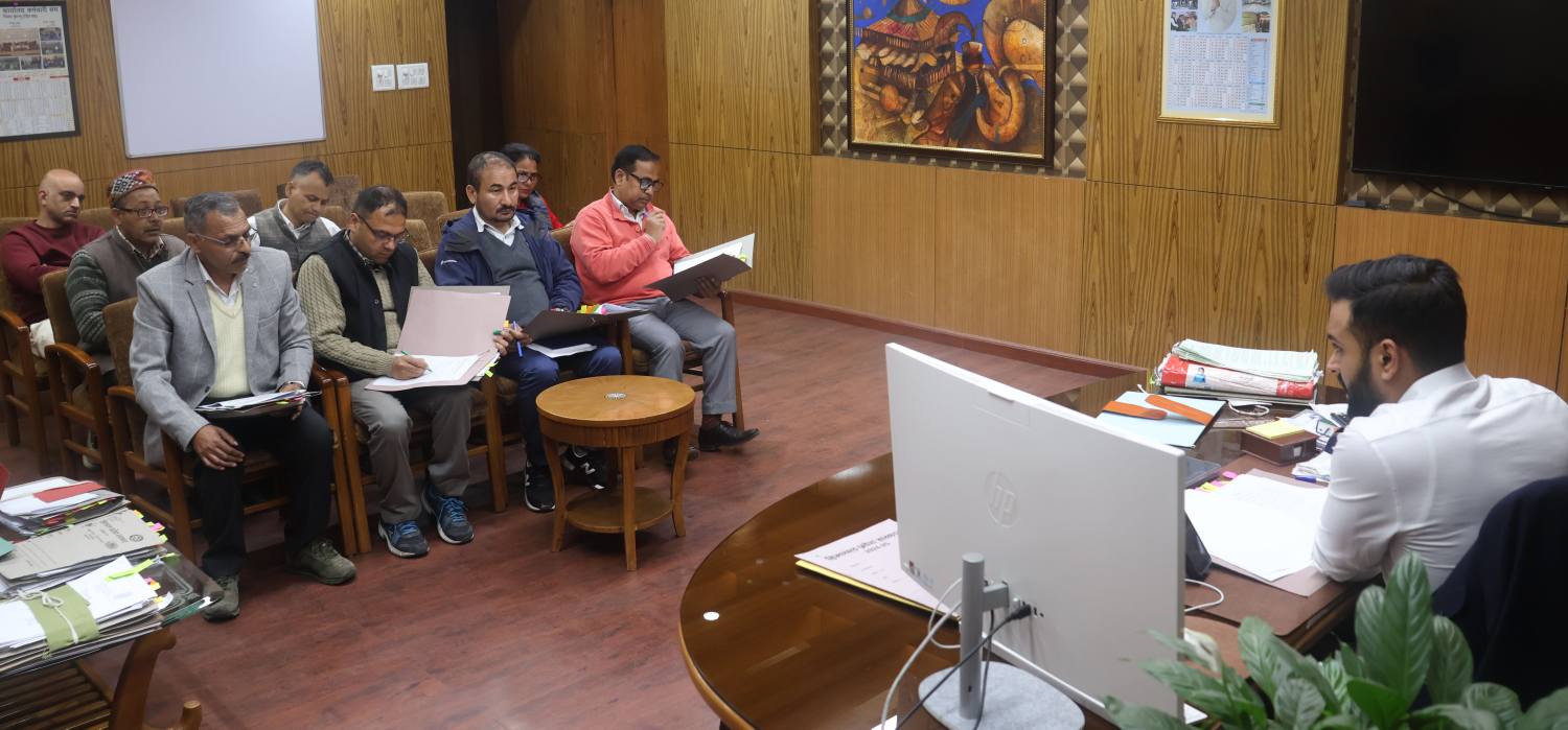 कुल्लू में कौशल विकास भत्ता योजना पर अहम बैठक, संस्थानों के नवीनीकरण को मंजूरी