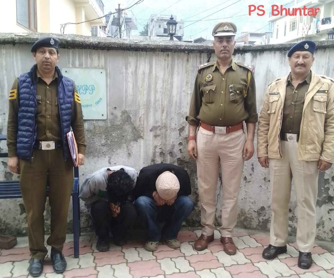 भुंतर में STF की बड़ी कार्रवाई: नाके पर पकड़ी गई चिट्टा की खेप, दो युवक गिरफ्तार