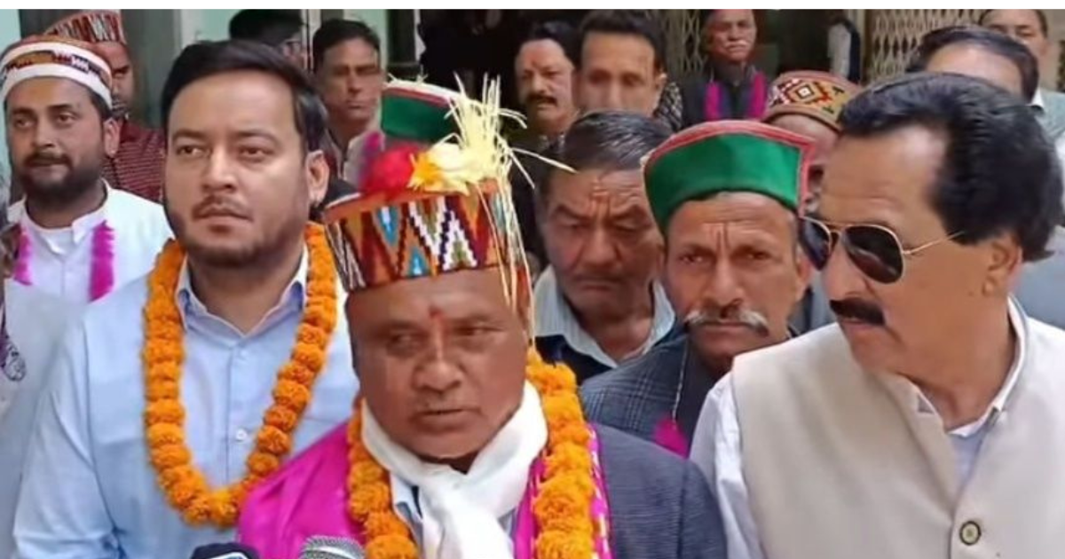 जरड-भुट्टी से कांग्रेस समर्थित प्रत्याशी केशव कुलवी ने भरा जिला परिषद सदस्य पद के लिए नामांकन