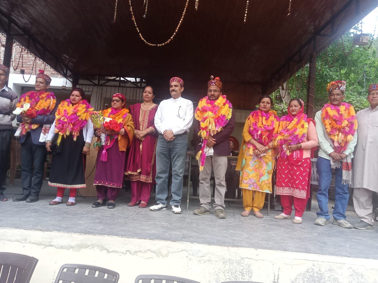 शियाह पंचायत बनी निर्विरोध पंचायत, ढोल-नगाड़ों के साथ हुआ नव निर्वाचित प्रतिनिधियों का स्वागत