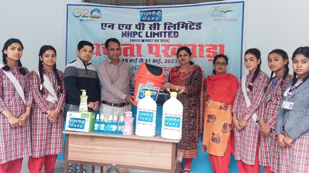 Distribution of masks sanitizers and hand wash by Parbati-III Power Station